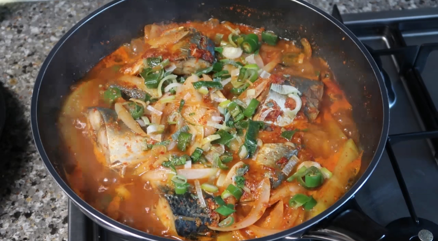 비린내 없는 묵은지고등어찜 고등어조림 황금레시피 27 ywAAAAAAQABAAACAUwAOw==