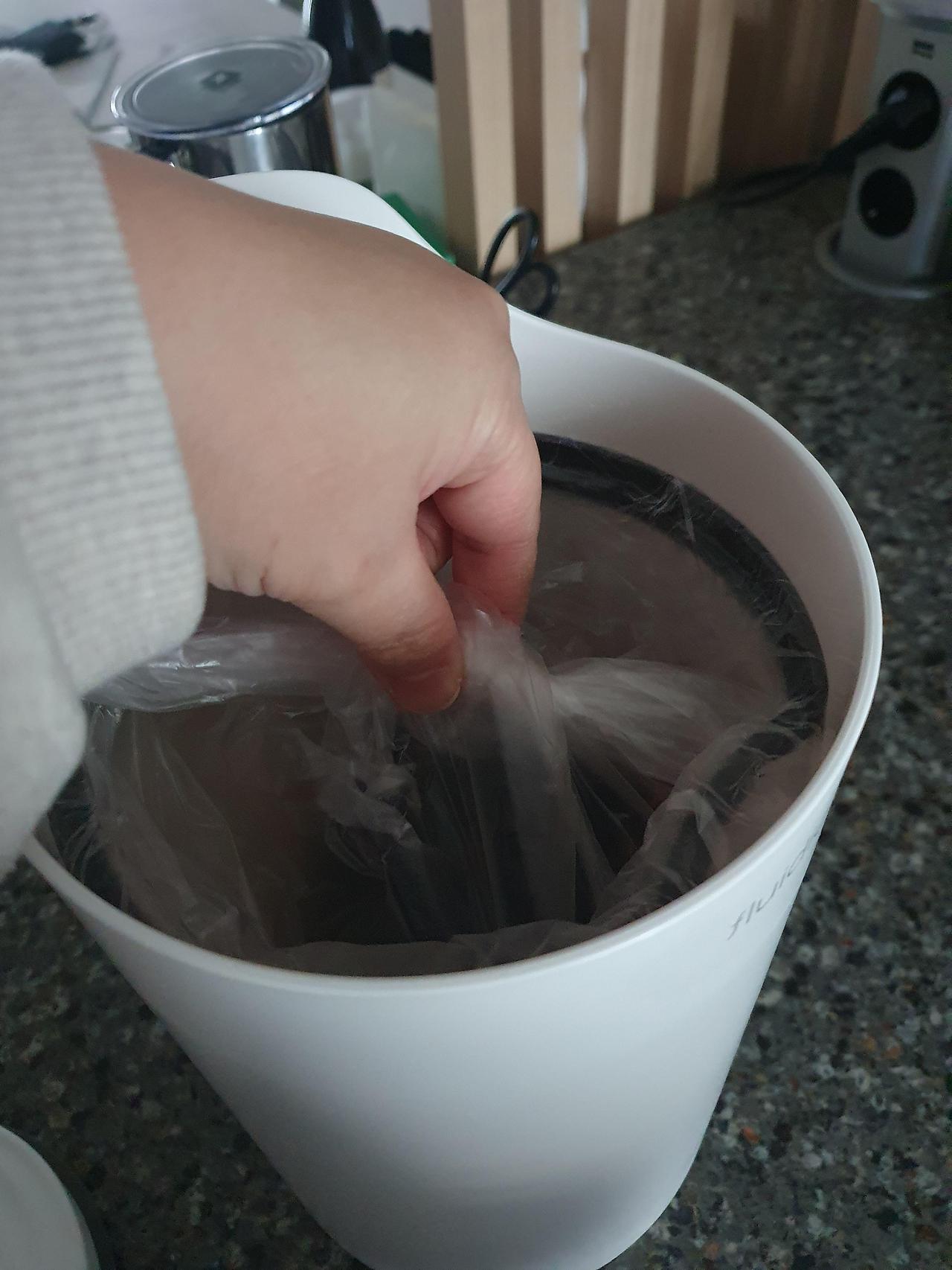 플루딕 진공 음식물쓰레기통 솔직후기 9 ywAAAAAAQABAAACAUwAOw==