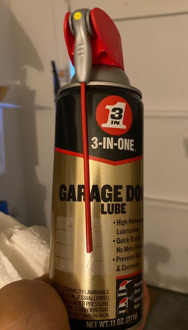가라지 도어 Garage Door 쇳소리 수리 (소음 제거하기) (WD40) 3 In 1 Dry Garage Door Lube