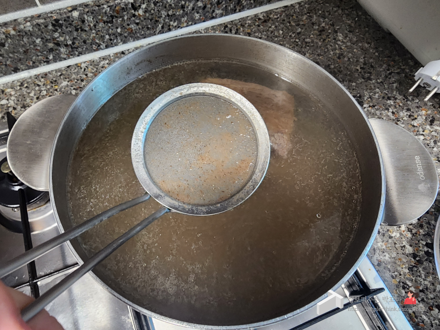 얼큰한 소고기 육개장 황금레시피 미강 짤순이 활용해서 맛있게 끓이는 방법 3 ywAAAAAAQABAAACAUwAOw==
