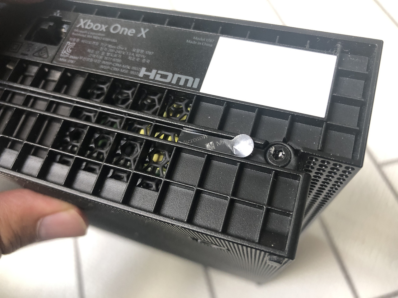 XBOX ONE X 하드디스크 SSD로 교체