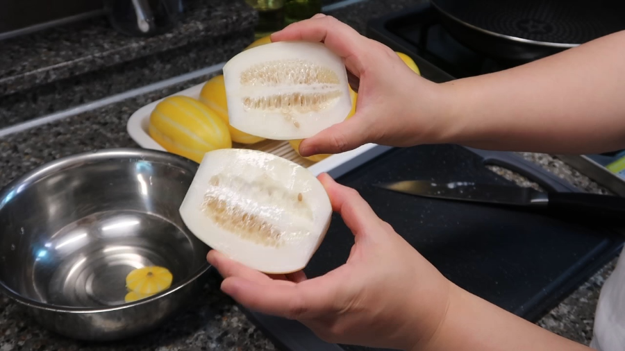 참외장아찌 만드는 방법 아삭아삭 식감이 좋은 여름 장아찌 황금레시피 18 참외장아찌-황금레시피-참외손질