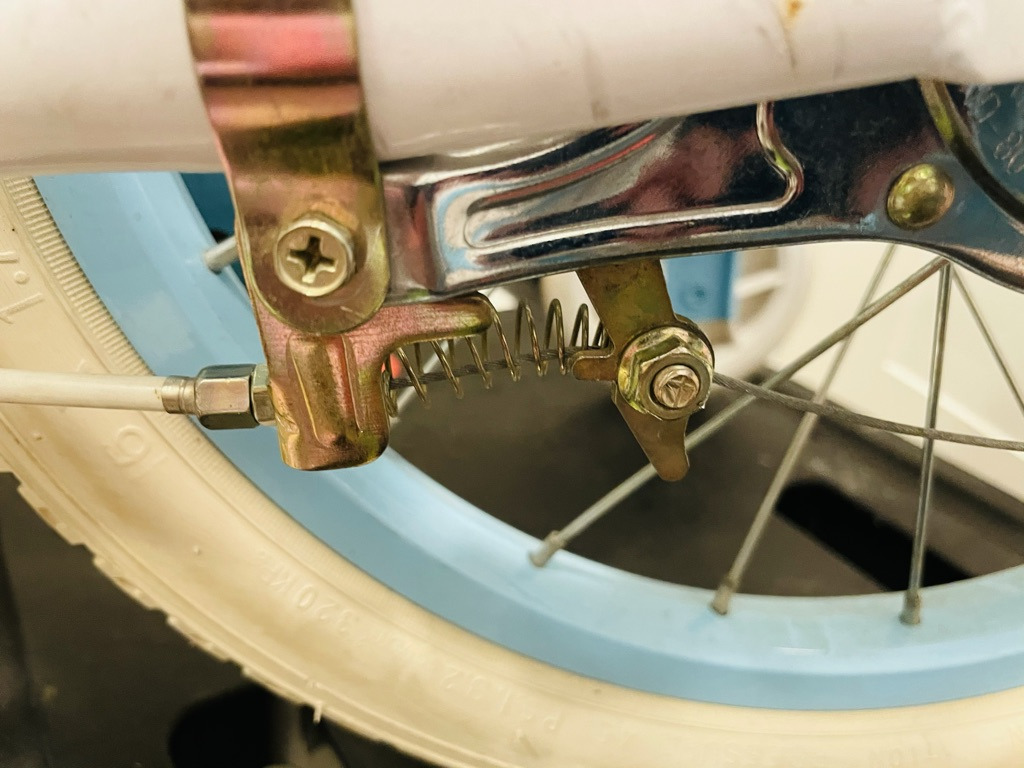 자전거 뒷 브레이크 조절