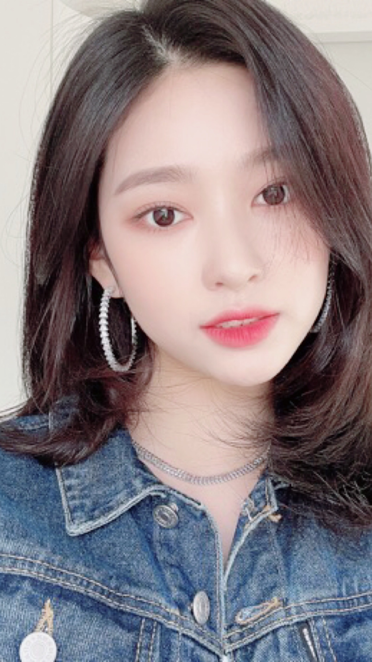 아이즈원 김민주 공식트위터 사진 핸드폰 배경화면