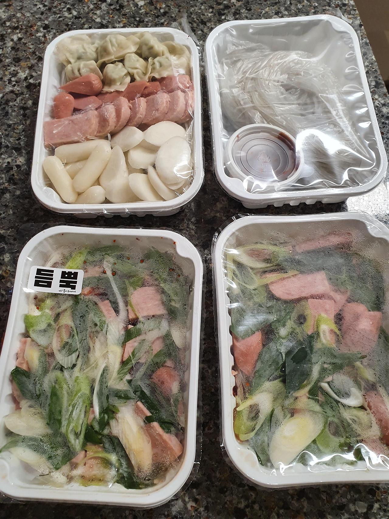 의정부 부대찌개도 밀키트로 안전하게 집에서 택배로 즐기자 3 홍이부대찌개-부대찌개밀키트-구성