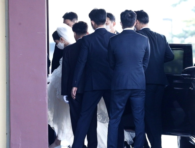 아모레퍼시픽 장녀 서민정, 보광창투 장남 홍정환과 8개월 만에 이혼 2 ywAAAAAAQABAAACAUwAOw==
