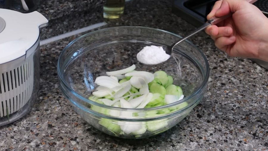 오이무침 황금레시피 부추 넣으면 더 맛있어요 (오이무침 양념 비율) 14 ywAAAAAAQABAAACAUwAOw==