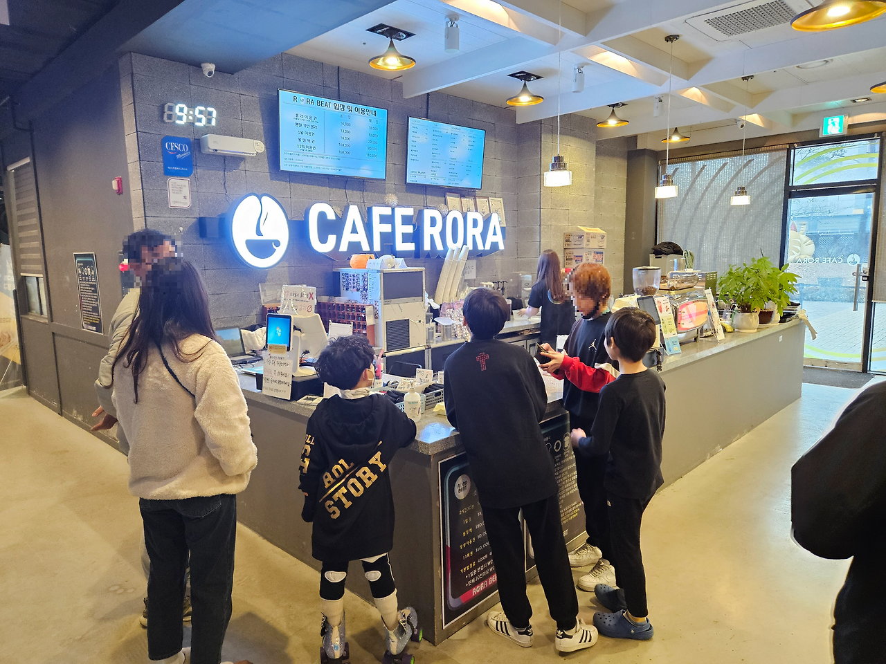 일산 원마운트 아이와 가볼만한곳 추억의 롤러스케이트장 로라비트 9 ywAAAAAAQABAAACAUwAOw==