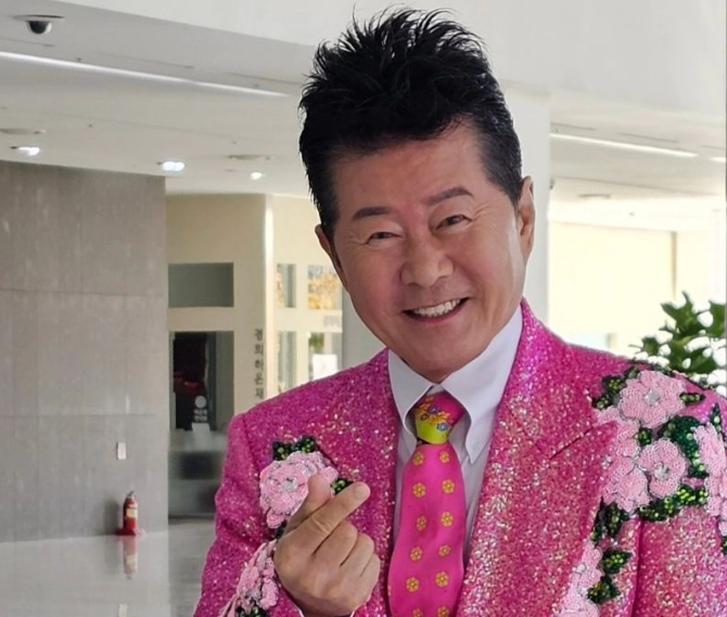 가수 태진아, 치매로 고군분투하는 아내와의 소중한 순간들 3 ywAAAAAAQABAAACAUwAOw==