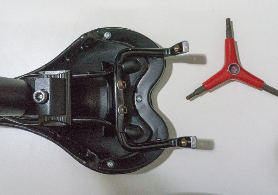 자전거 안장 결합