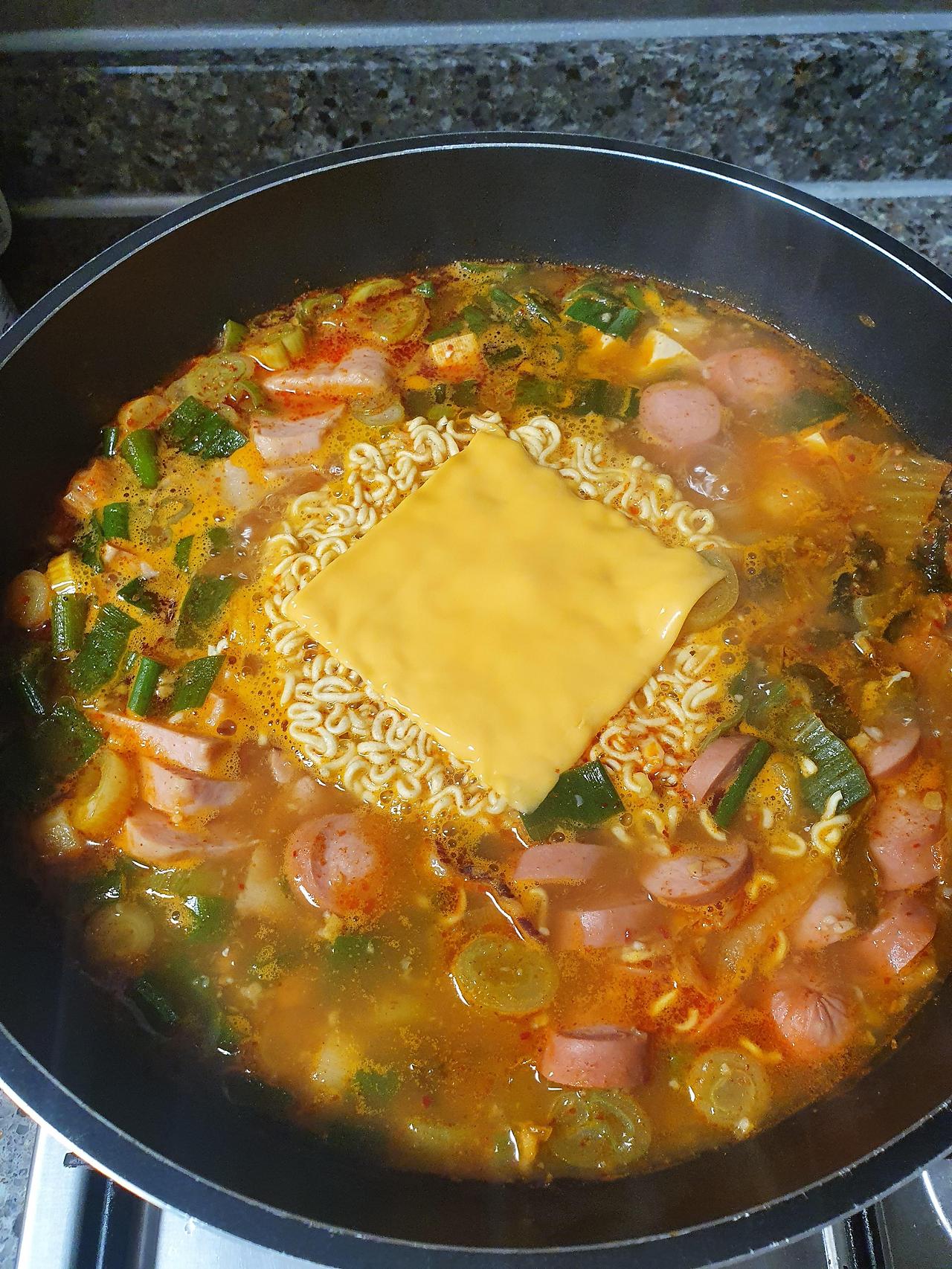 마켓컬리 하루한킷 송탄식 부대찌개 후기 10 ywAAAAAAQABAAACAUwAOw==