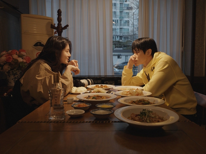 전주국제영화제에서 상영된 단편영화 영영 스틸컷 - 주연과 신시아의 첫 연기 호흡
