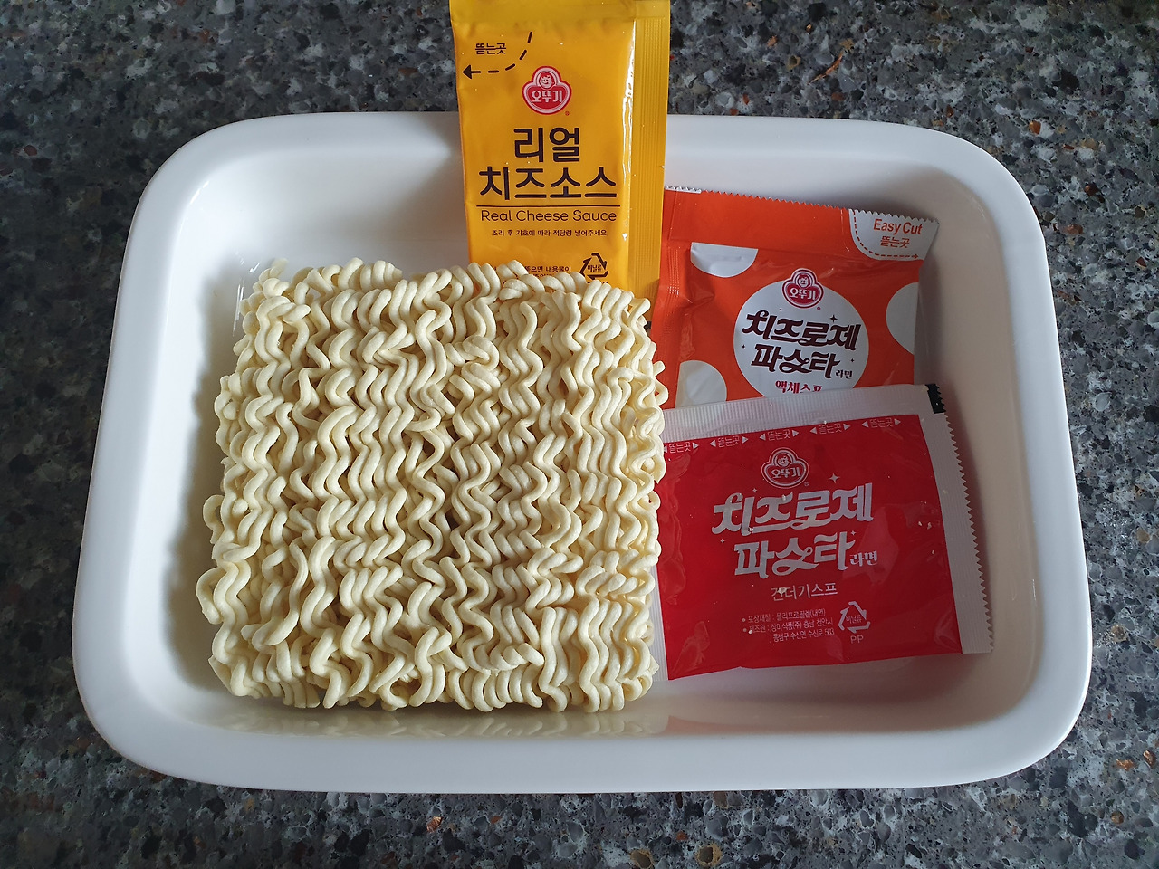 오뚜기 신제품 치즈로제파스타 라면 내돈내산 후기 4 ywAAAAAAQABAAACAUwAOw==