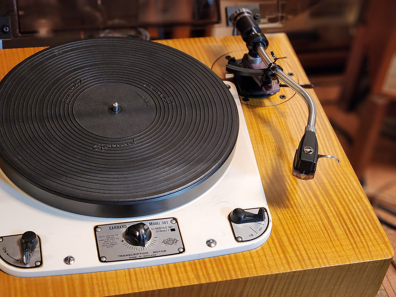 턴테이블 명가 Garrard 가라드 사의 명기 301 턴테이블 입니다-구리스타입 RMG212 초기형 채용 SPU #1 포함-