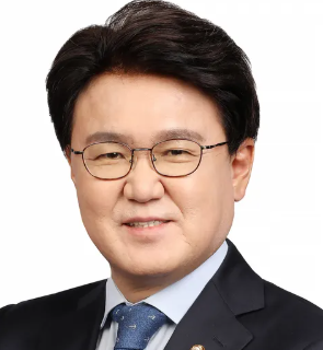 황운하 국회의원 사진