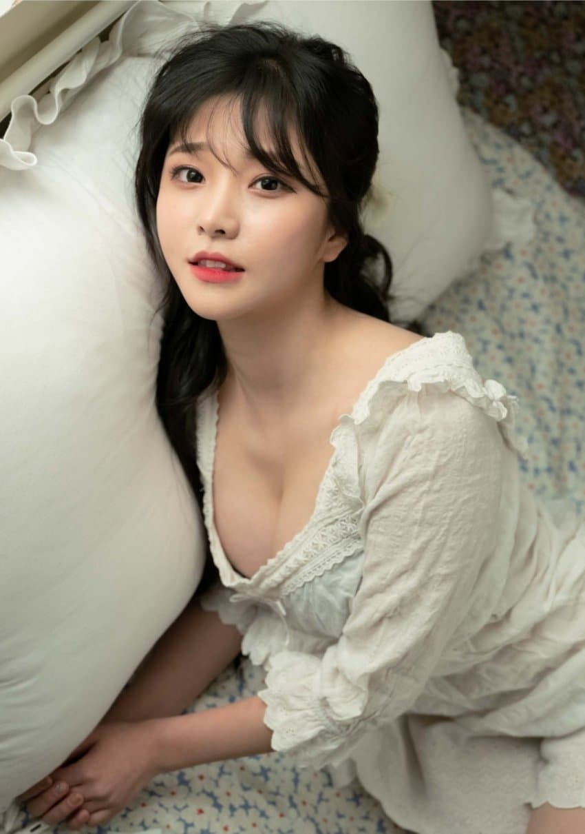 박민정 가슴골