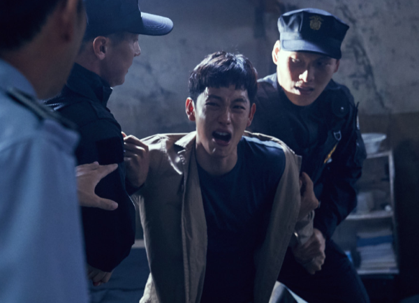 <불한당: 나쁜 놈들의 세상> 영화 리뷰..설경구, 임시완 8 ywAAAAAAQABAAACAUwAOw==