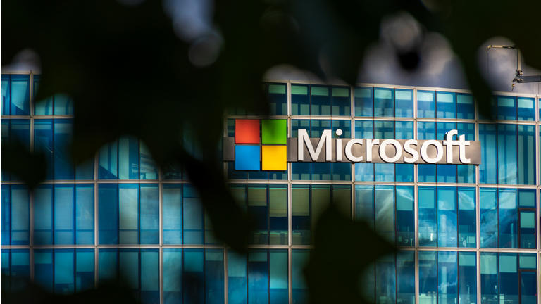 기술주 상승: 매도 전 고려해야 할 주요 요소 (feat. Apple, Microsoft 및 Tesla) 2 Microsoft: 성장 여지가 있는 꾸준한 성과자