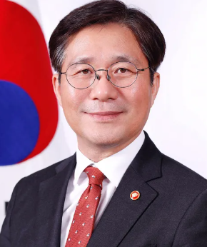 성윤모 산업통상자원부장관 사진