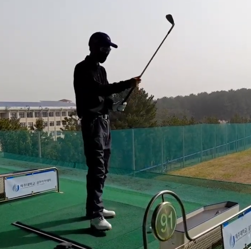 Wedge shots & Lambda golf shoes