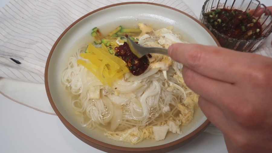 잔치국수 황금레시피 소면 맛있게 삶는 방법(잔치국수 꿀팁) 34 ywAAAAAAQABAAACAUwAOw==