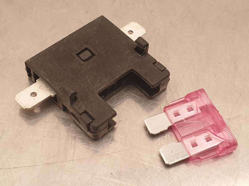 Fuse PANEL MOUNT BLADE FUSEHOLDER 32V 30A 휴즈 ATU 플러그인 패널 장착 퓨즈 홀더