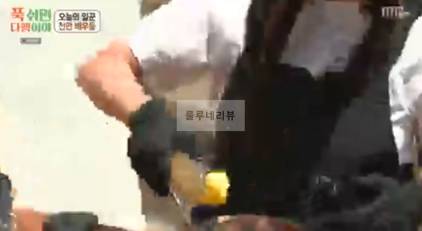 푹쉬면다행이야 톳 비빔국수 양념장 만들기 레시피 - 안정환 수진 비빔국수 양념장 3 ywAAAAAAQABAAACAUwAOw==