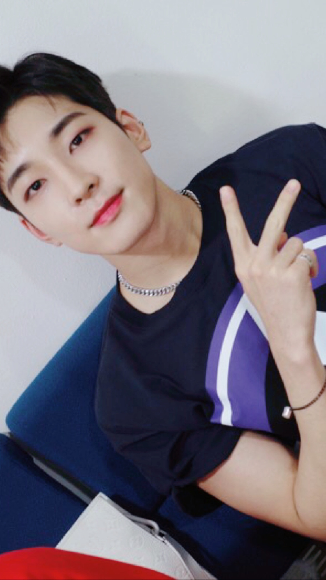 세븐틴 원우 트위터 사진 핸드폰 배경화면