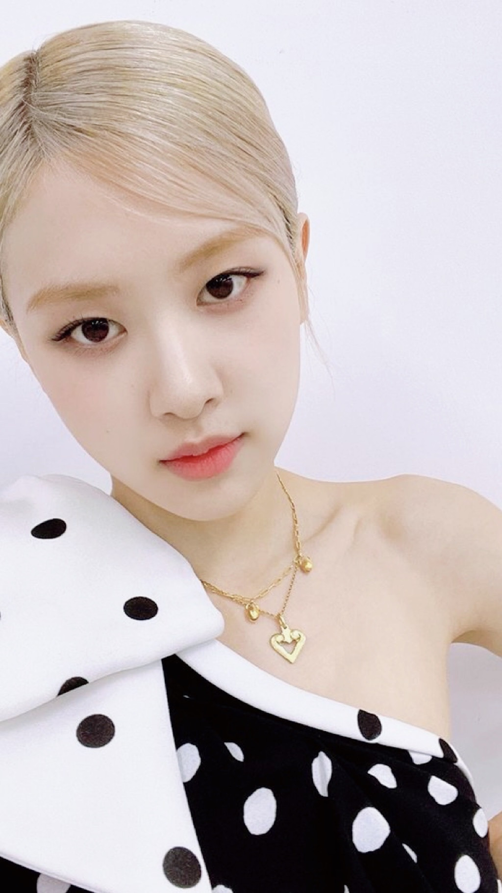 블랙핑크 로제 개인인스타그램 사진 핸드폰 배경화면