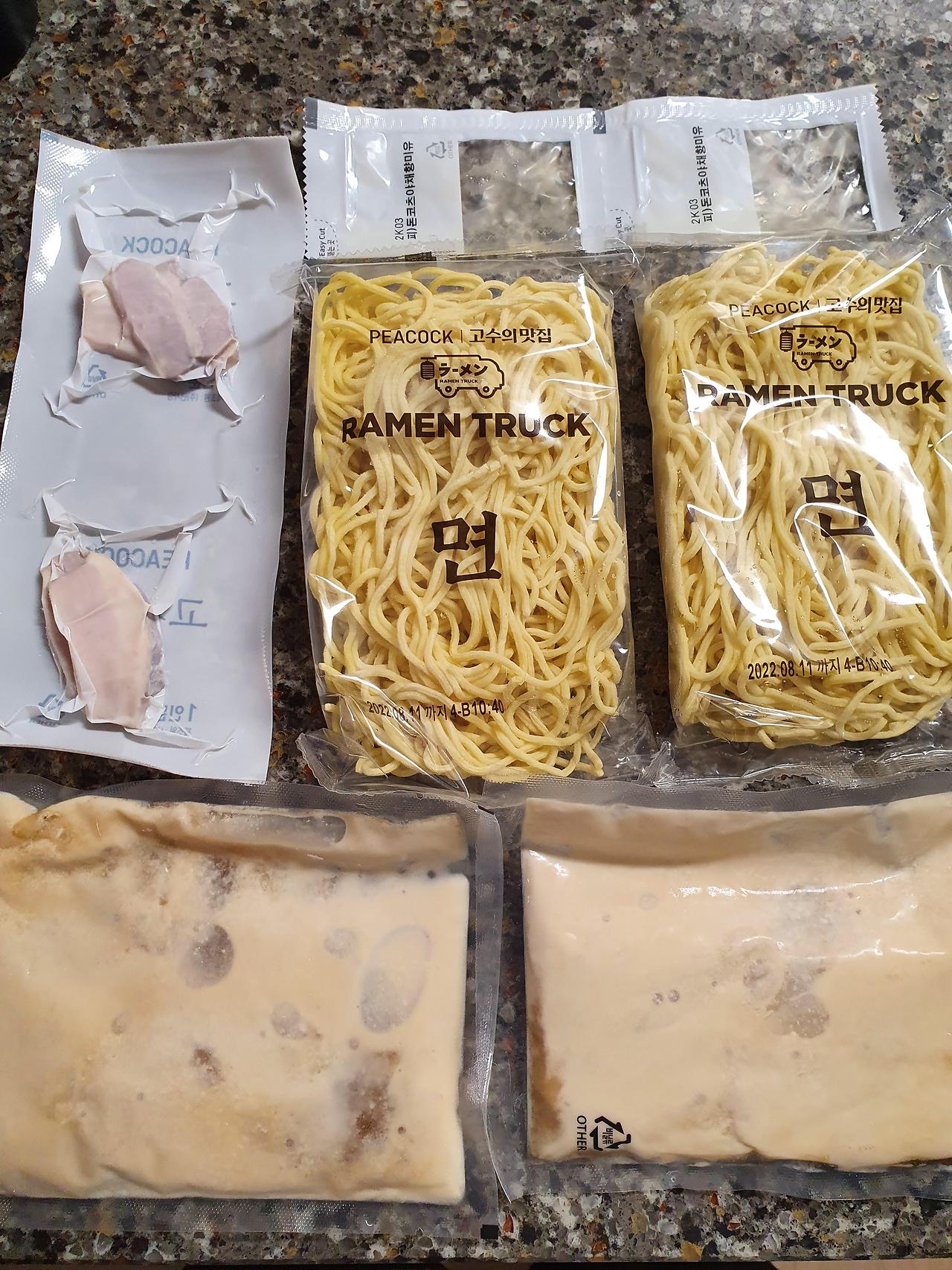 피코크 고수의 맛집 일식 돈코츠라멘 후기 6 피코크-고수의맛집-라멘트럭-돈코츠라멘