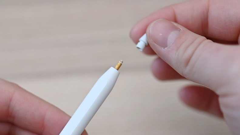 Apple Pencil 3 누출로 인해 교체 가능한 자석 팁 곧 출시 예정 1 ywAAAAAAQABAAACAUwAOw==