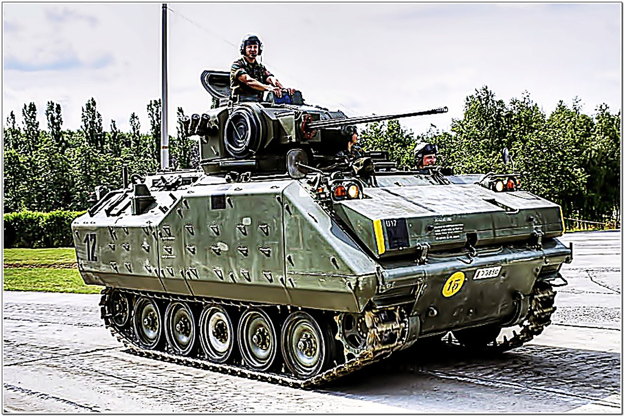 Какие модификации лучше. БМП AIFV. БТР YPR-765. YPR-765 (AIFV). БМП YPR-765.