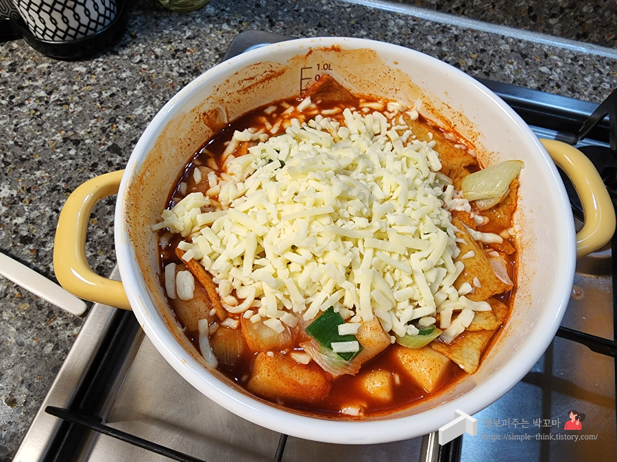 마켓컬리 금미옥 쌀떡볶이, 비 오는 날은 맛있는 떡볶이가 국룰 10 ywAAAAAAQABAAACAUwAOw==