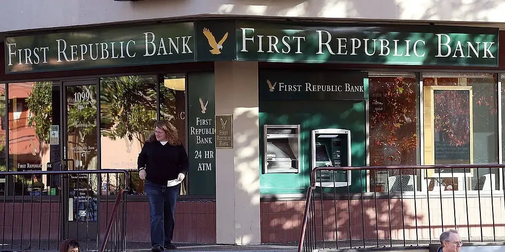 채권 수익률 상승에 따른 미국 주식 하락 및 기술주 압박 2 퍼스트 리퍼블릭 은행 (First Republic Bank)