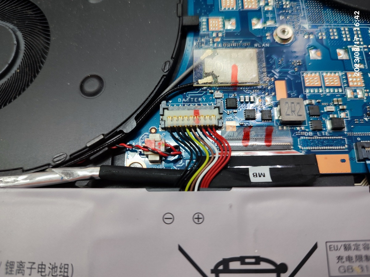 NT750XDA-KH38U 삼성 노트북 분해 후 SSD 추가 장착