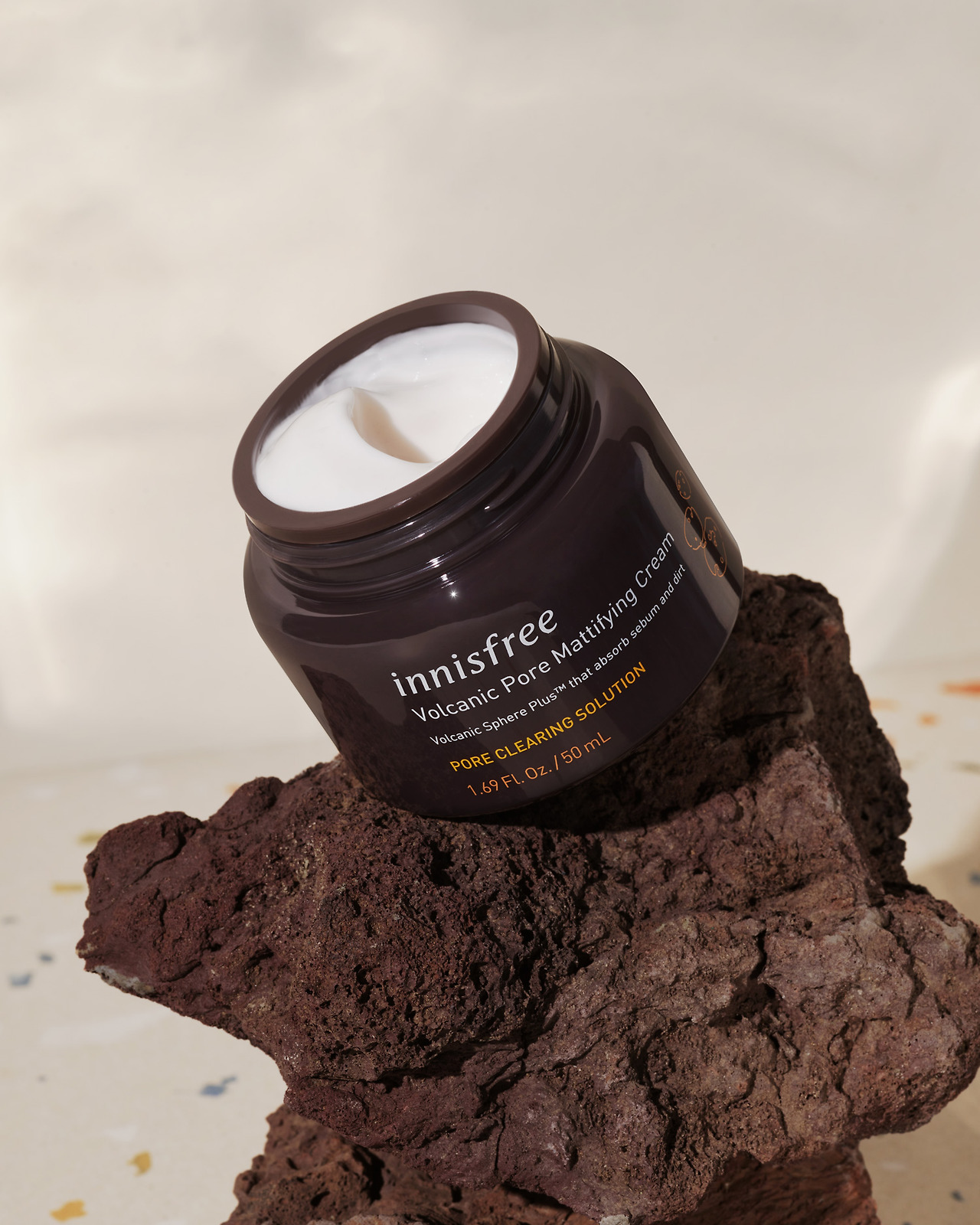 Innisfree Volcanic Line Product Visual