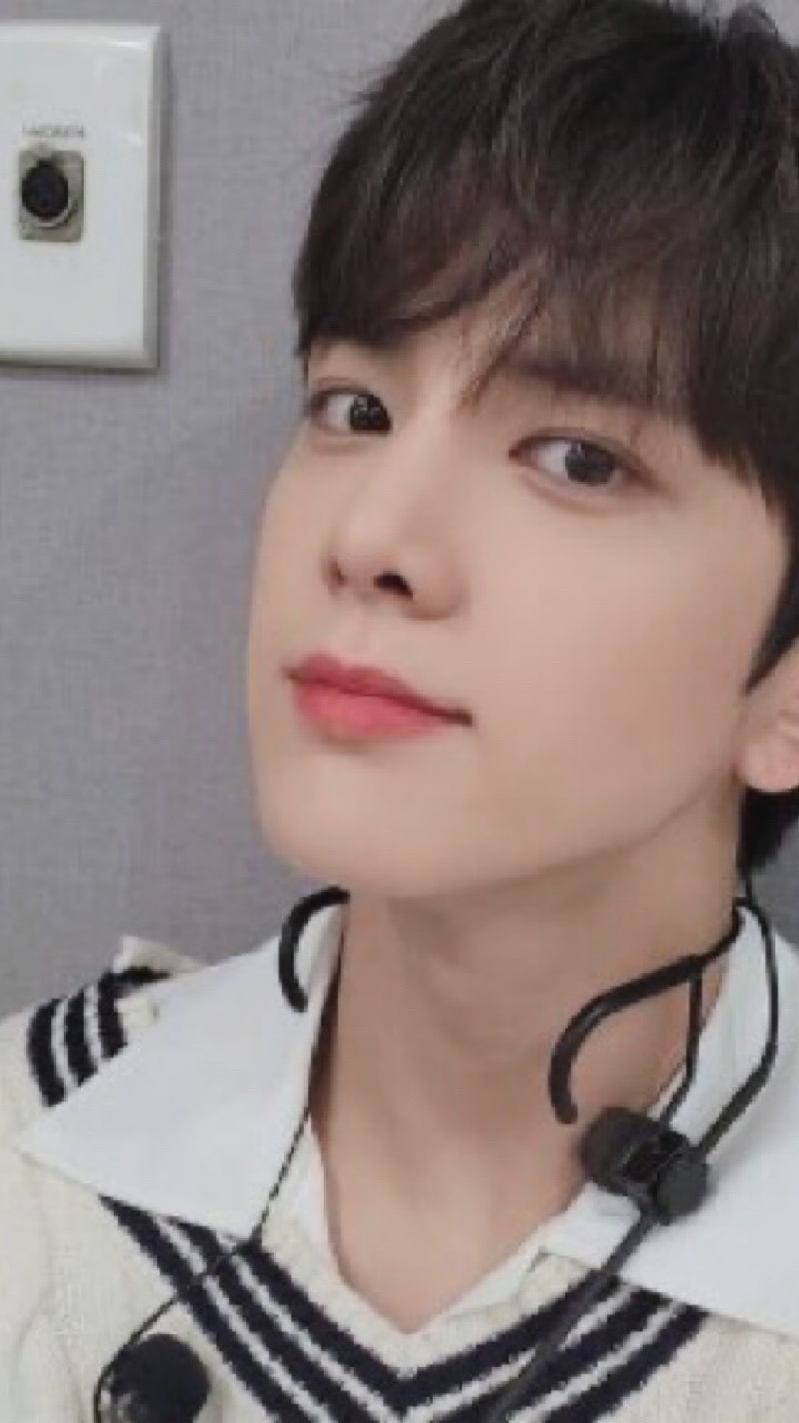 더보이즈 영훈 공식트위터 사진 핸드폰 배경화면