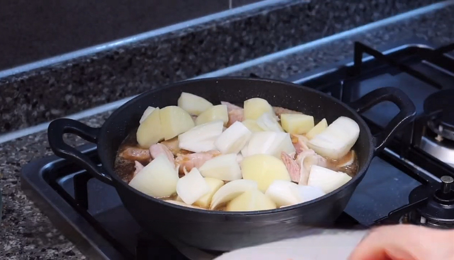 간장찜닭 황금레시피 맛있는 간장찜닭 양념은 이걸로 정착하세요 21 ywAAAAAAQABAAACAUwAOw==