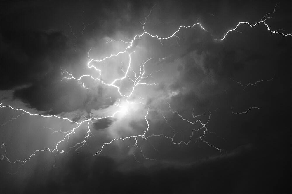 뇌우의 형성 단계 (Formation stages of a thunderstorm)