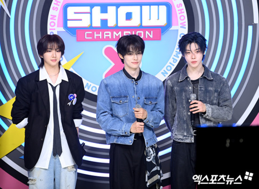 어제 쇼챔피언 MC 데뷔한 왕자님…jpg