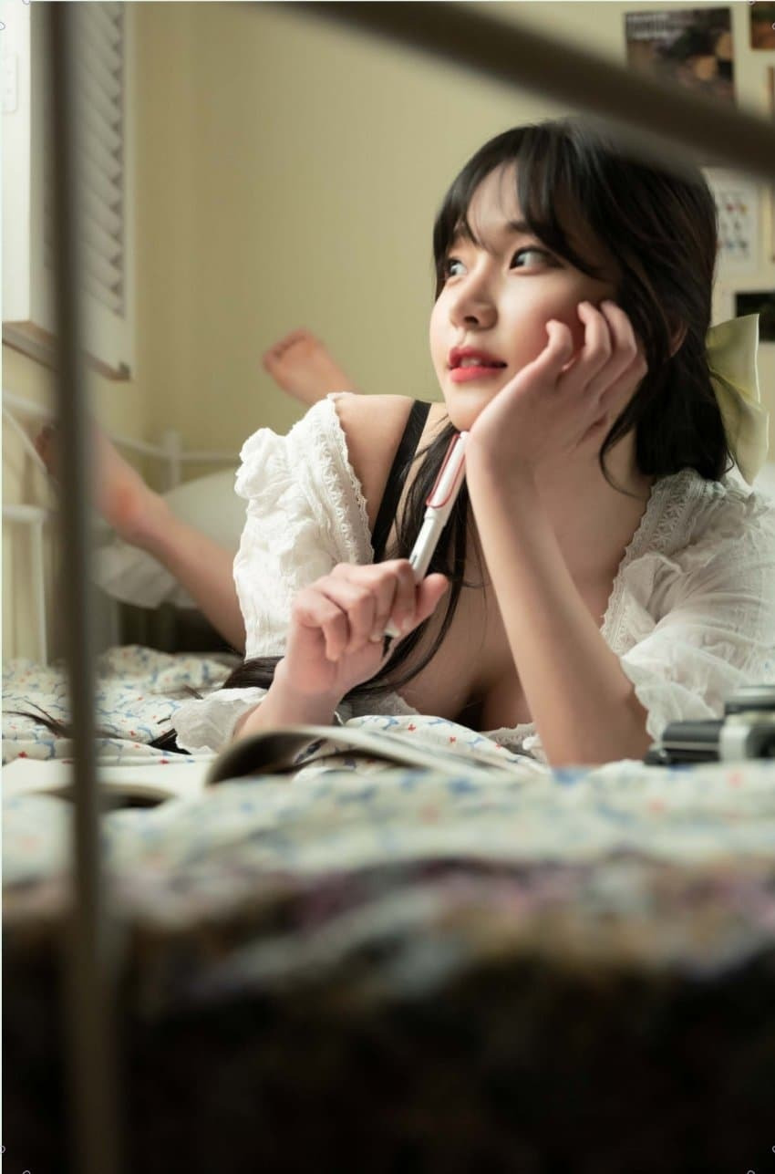 박민정 가슴골