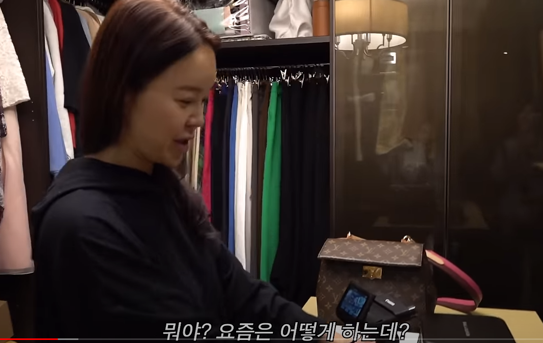 백지영의 옷장에서 발견된 귀품들! 스타의 비밀 대방출 4 ywAAAAAAQABAAACAUwAOw==