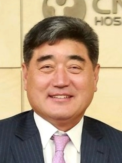 포클레인 기사에서 항공사 오너...이스타항공 인수하는 '형남순'은 누구? 1 ywAAAAAAQABAAACAUwAOw==
