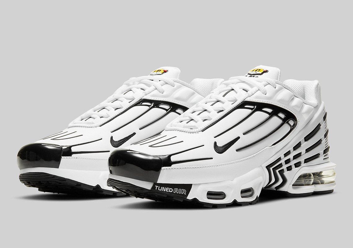 nike air max plus 3 white black red