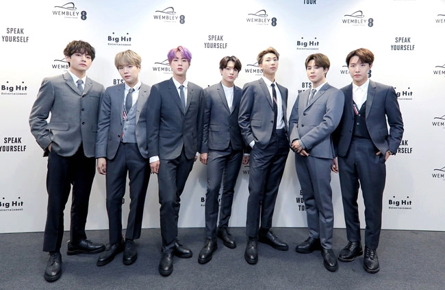 방탄소년단(BTS), '테일러 스위프트' 제치고 올해의 글로벌 아티스트 1위..아시아 최초 1 ywAAAAAAQABAAACAUwAOw==