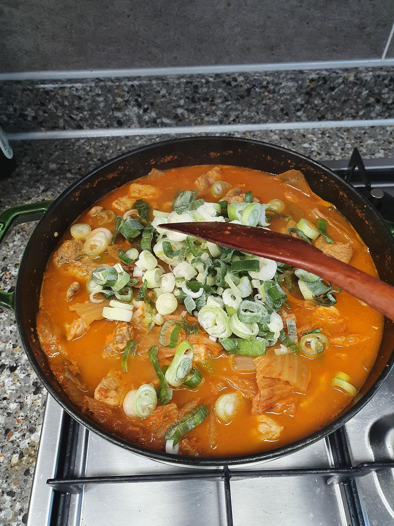 김치찌개 맛있게 끓이는법 10 ywAAAAAAQABAAACAUwAOw==