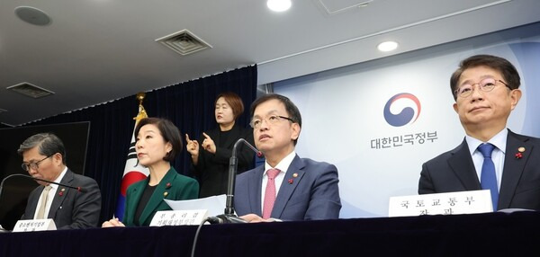 대한민국의 2024년 경제정책방향 (feat. 윤석열 정부의 계획) 1 대한민국의 2024년 경제정책방향 (feat. 윤석열 정부의 계획)