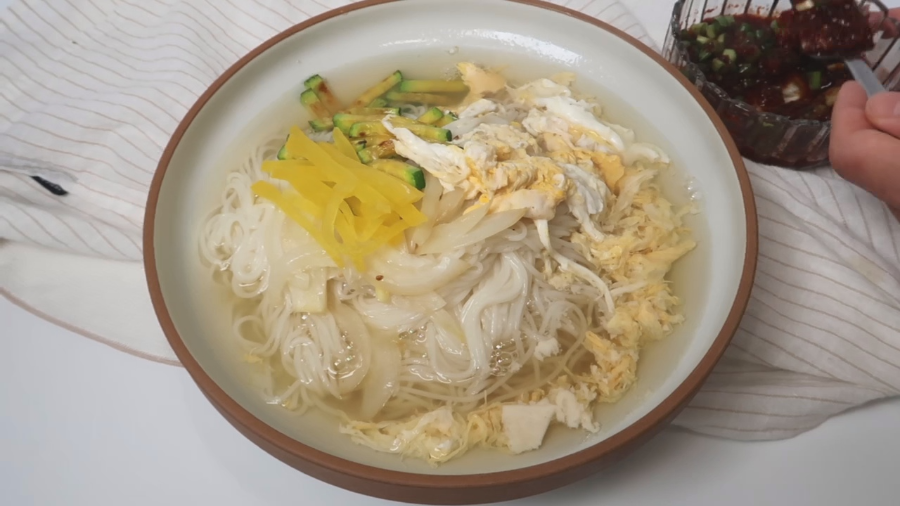 잔치국수 황금레시피 소면 맛있게 삶는 방법(잔치국수 꿀팁) 33 ywAAAAAAQABAAACAUwAOw==