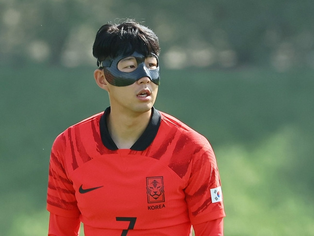손흥민 마스크 No.7 누가 제작 했고 재질은 어떨까? 1 ywAAAAAAQABAAACAUwAOw==