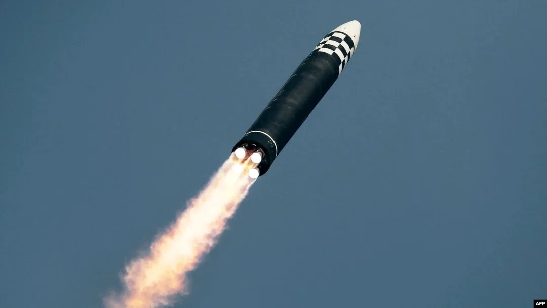 북한 몬스터 ICBM 화성-17형, 이제 미국도 안전지대 아니야 1 ywAAAAAAQABAAACAUwAOw==